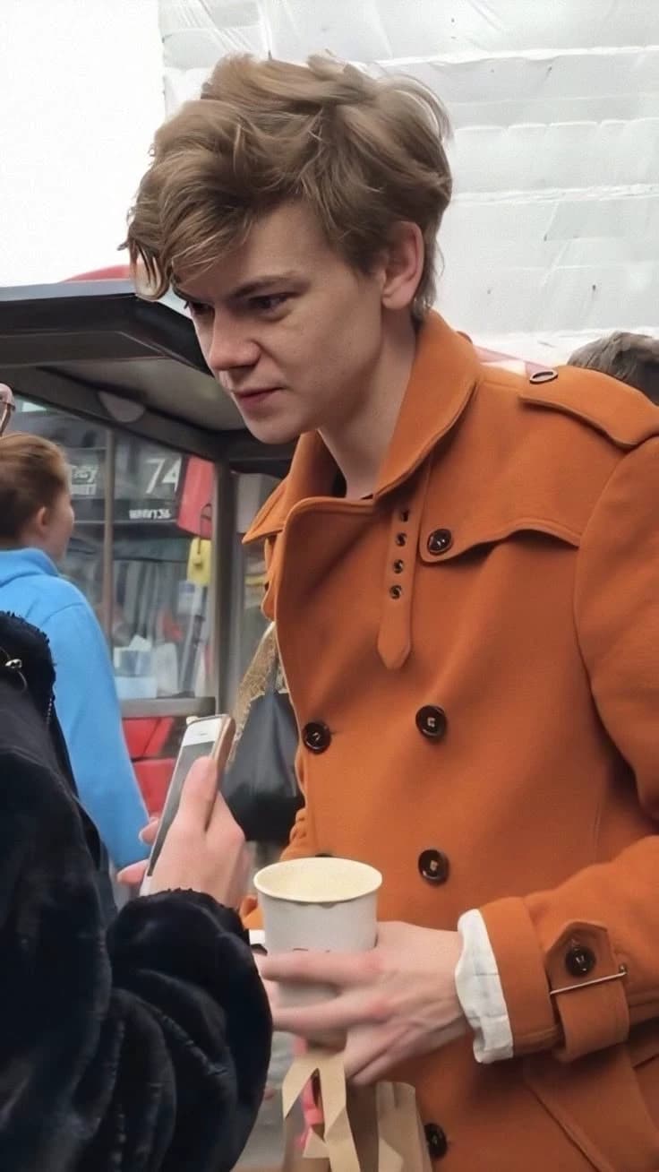 Thomas Brodie Sangster thumbnail