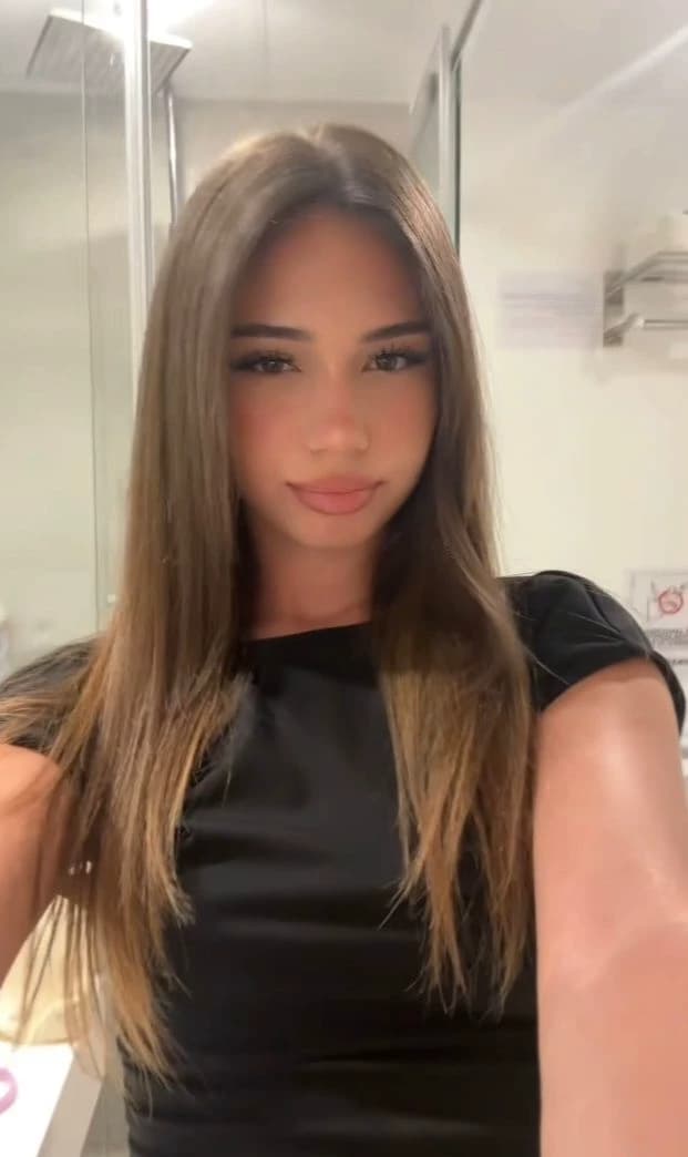 Karolina thumbnail