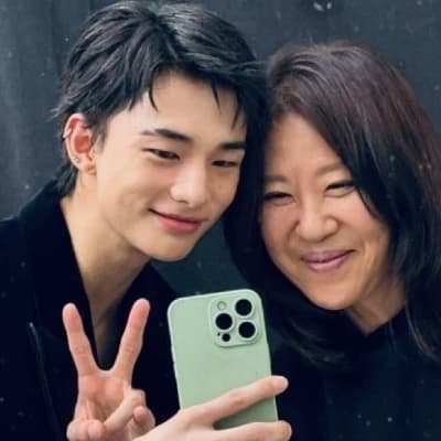 Hwang Hyunjin thumbnail