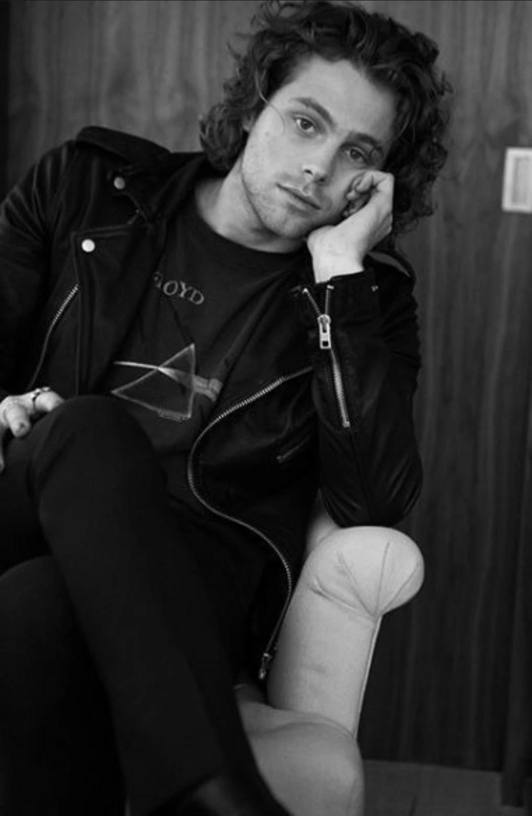 Luke Hemmings thumbnail