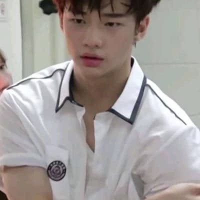 Hwang Hyunjin thumbnail