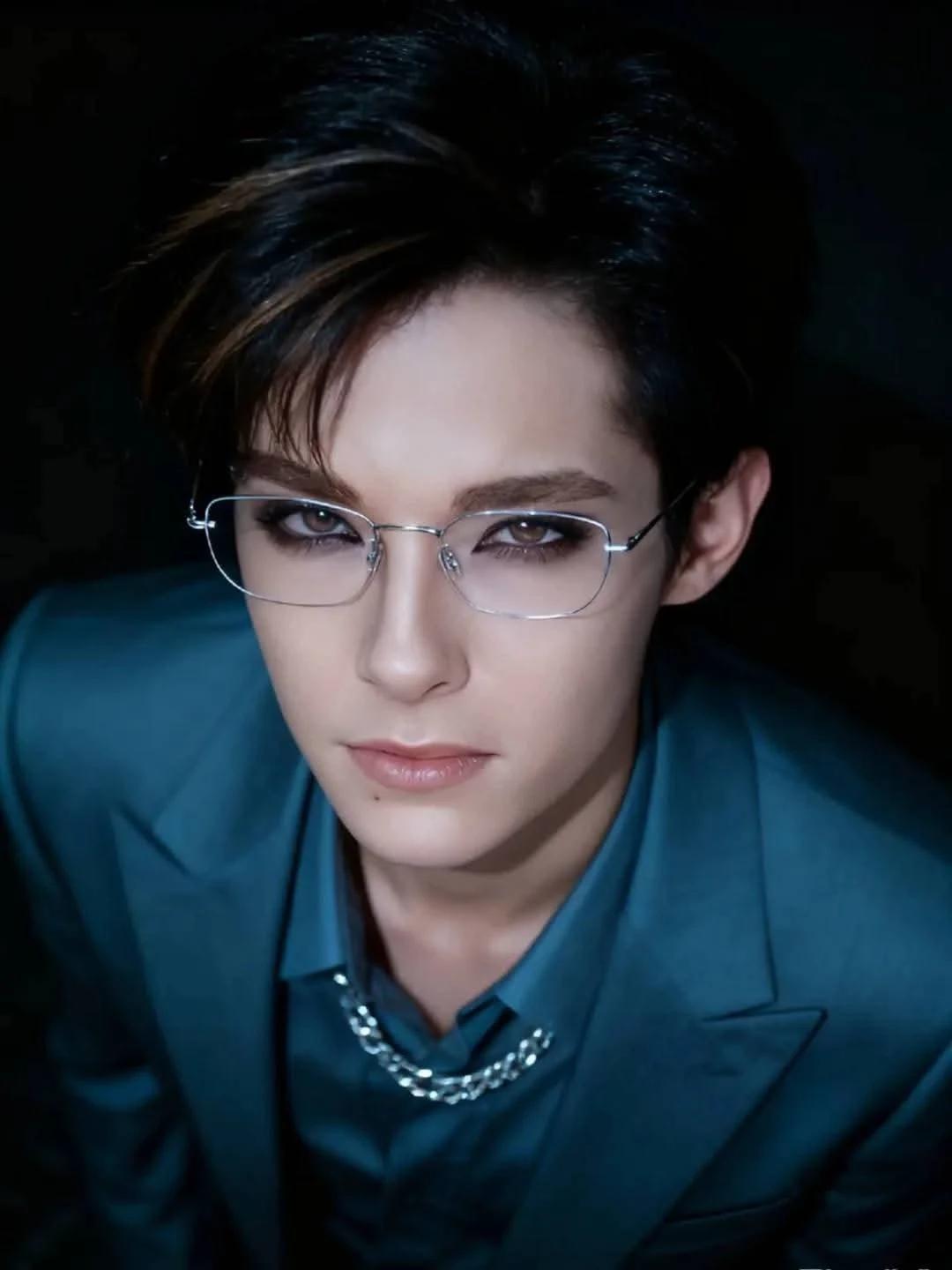 Bill Kaulitz - the nerdy kid thumbnail