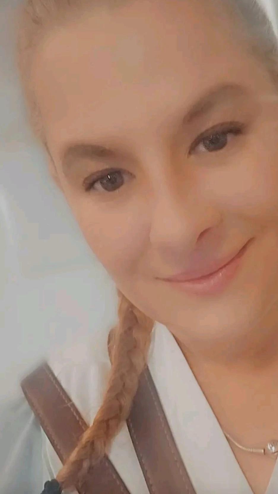 Angela Schneider thumbnail