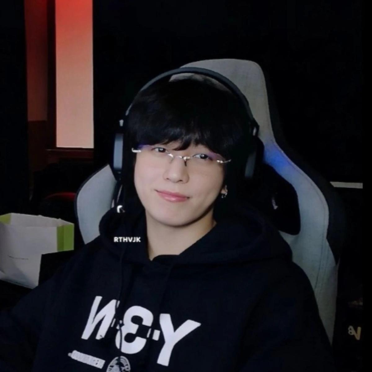Jeon Jungkook thumbnail