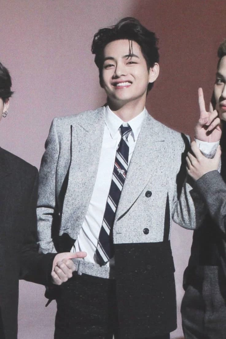 Kim Taehyung  thumbnail