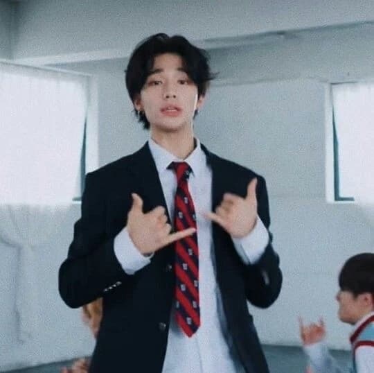 Hwang Hyunjin thumbnail