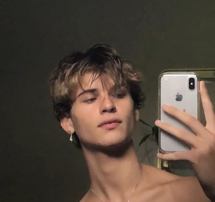 𝔼𝕝𝕚 thumbnail