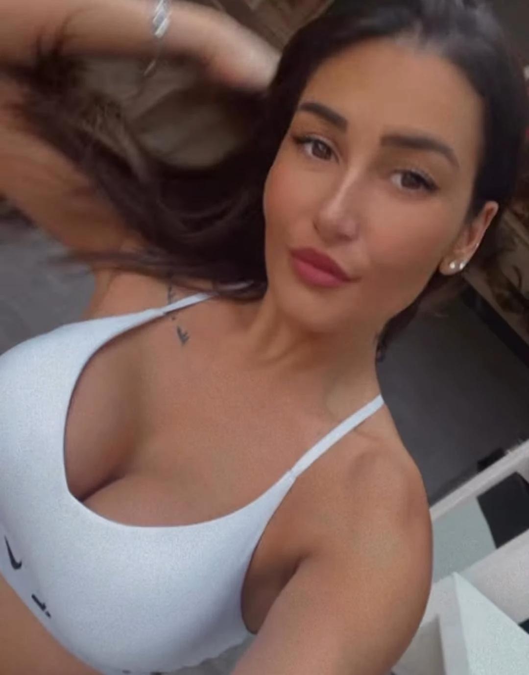 Laura thumbnail