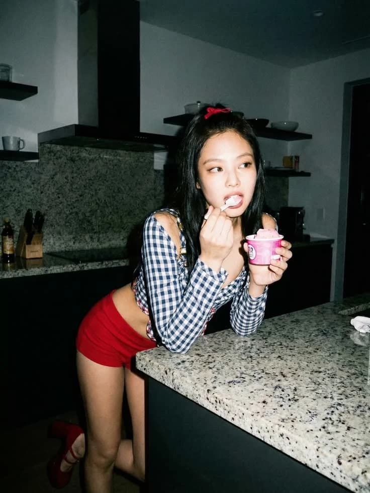 Jennie thumbnail