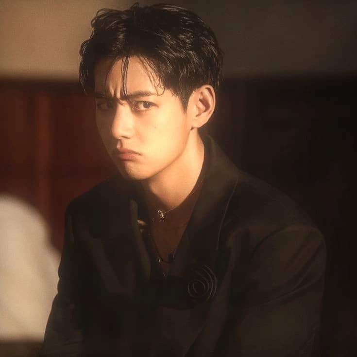 Kim Taehyung  thumbnail