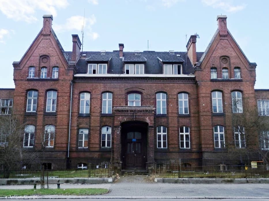 Abandoned psychiatric hospital in Rybnik thumbnail