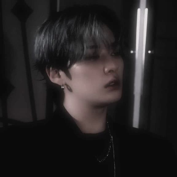 Lee Know thumbnail