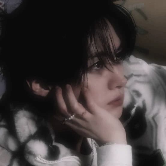 Lee Know thumbnail
