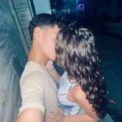 Couple kissing - Letícia and João thumbnail
