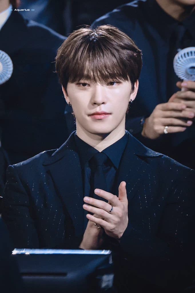 Secretray Lee Chan (Dino) thumbnail