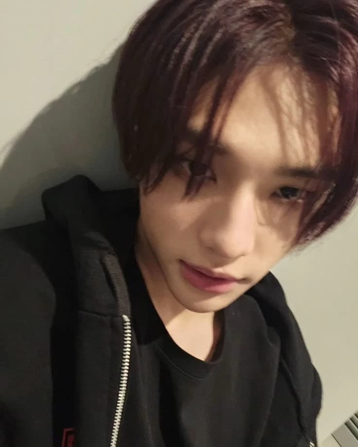 Hwang Hyunjin thumbnail