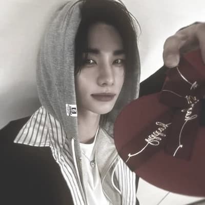Hwang Hyunjin thumbnail