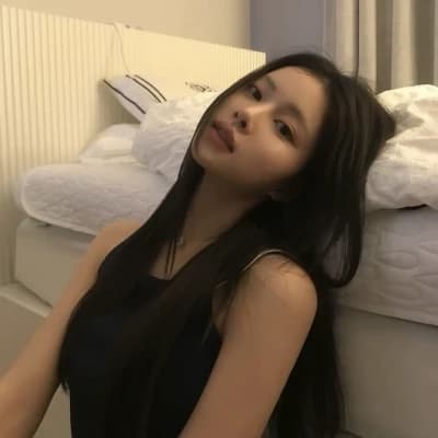 Rose (your fake wife) thumbnail