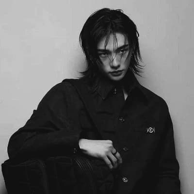 Hwang Hyunjin thumbnail