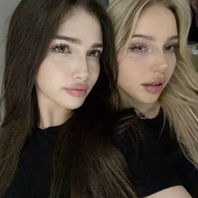 Larissa and Jenny thumbnail