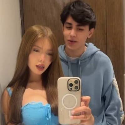 Alan and Miranda lion thumbnail