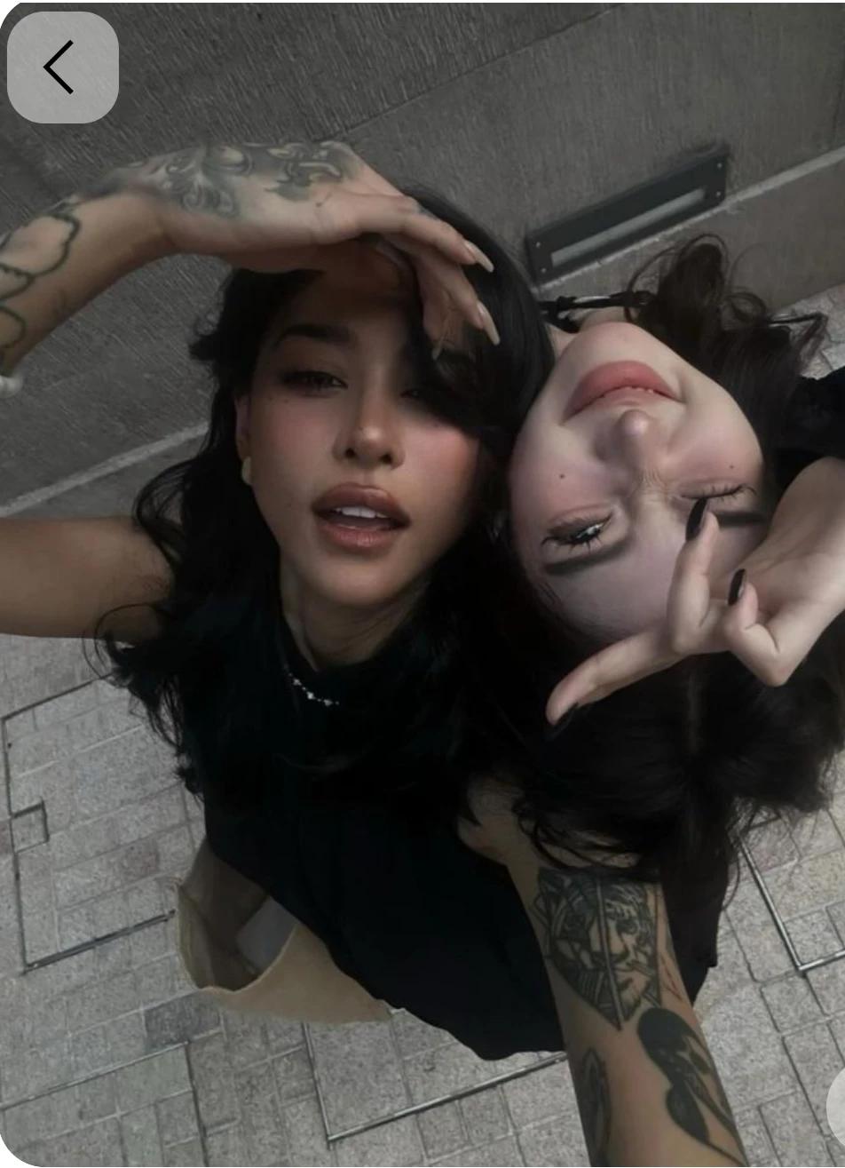 Fernanda and Clara GL ⭐ thumbnail