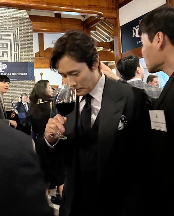 Lee Byung-hun  thumbnail