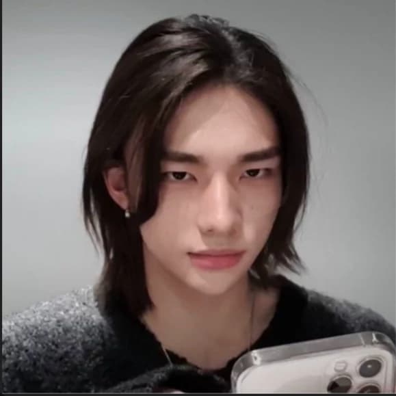 Hwang Hyunjin thumbnail