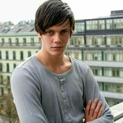 Bill Skarsgard thumbnail
