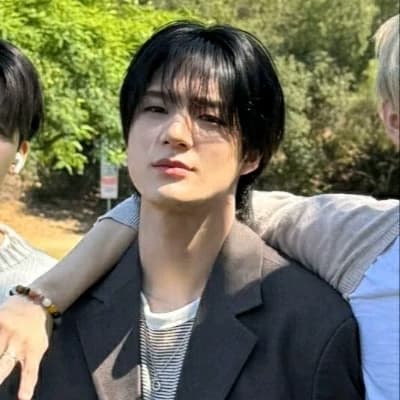 lee jeno thumbnail