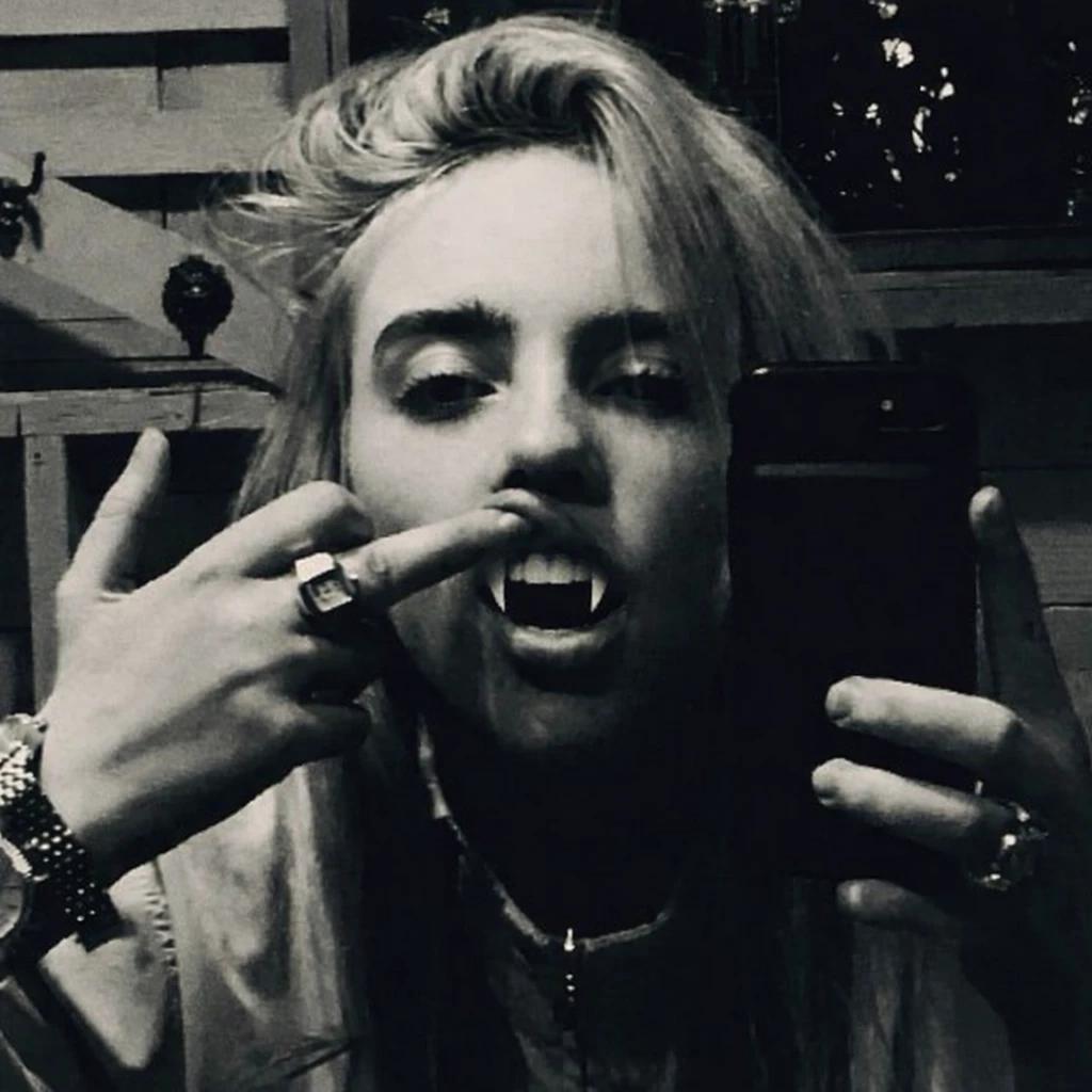 Voluptuous Billie (vampire version) thumbnail