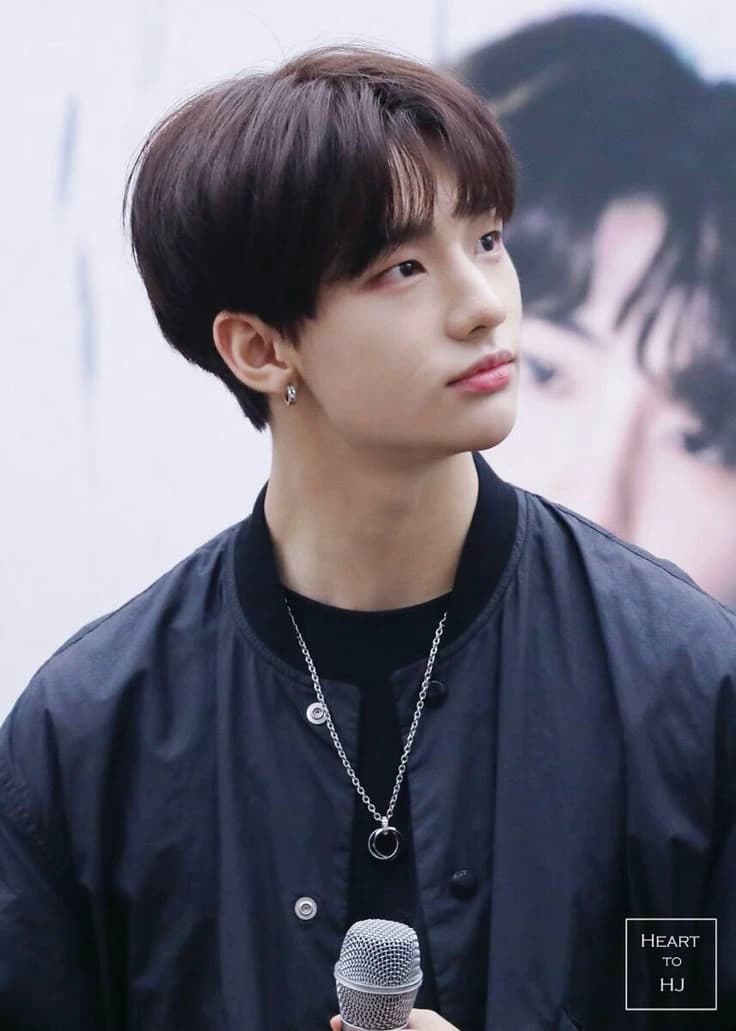 Hyunjin thumbnail