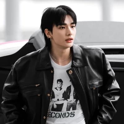 Hwang Hyunjin thumbnail