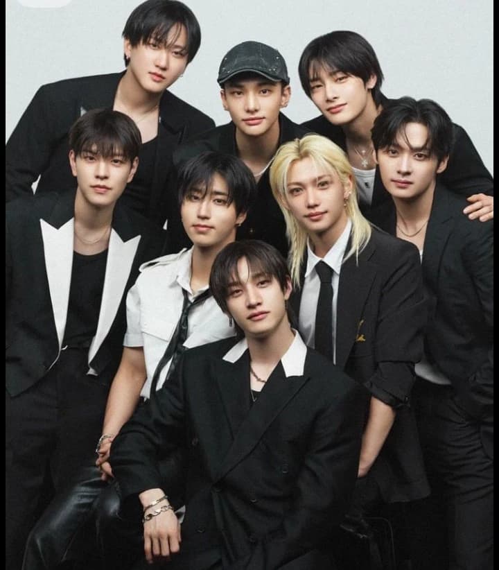 Stray kids thumbnail
