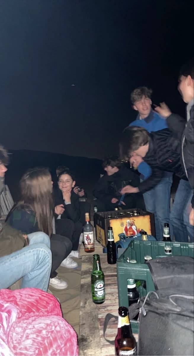 Your pathological and familiar group of friends! thumbnail