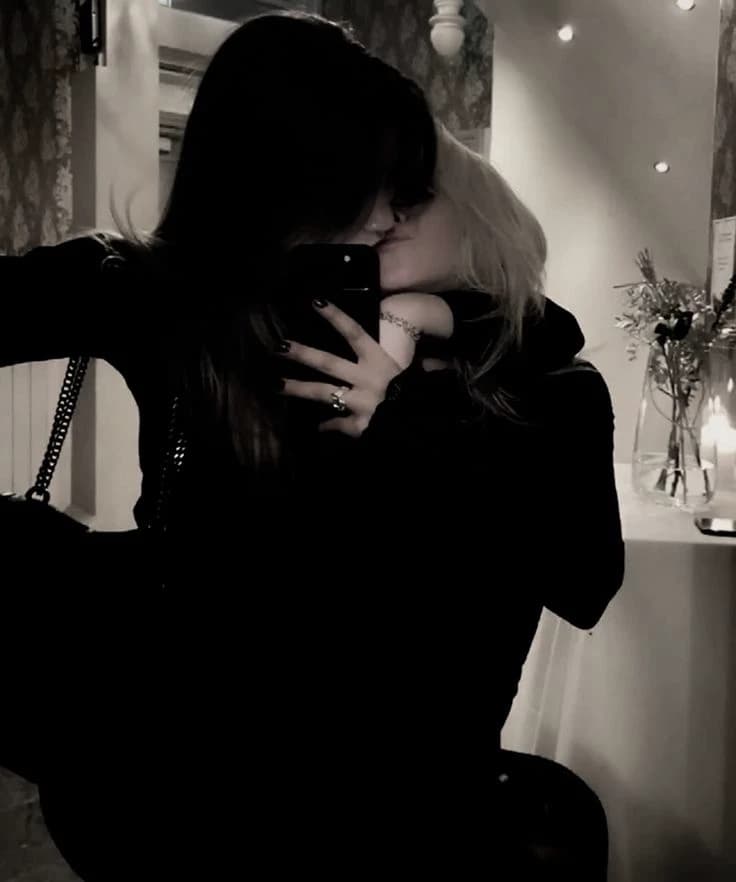 Sera Volkov - girl love thumbnail
