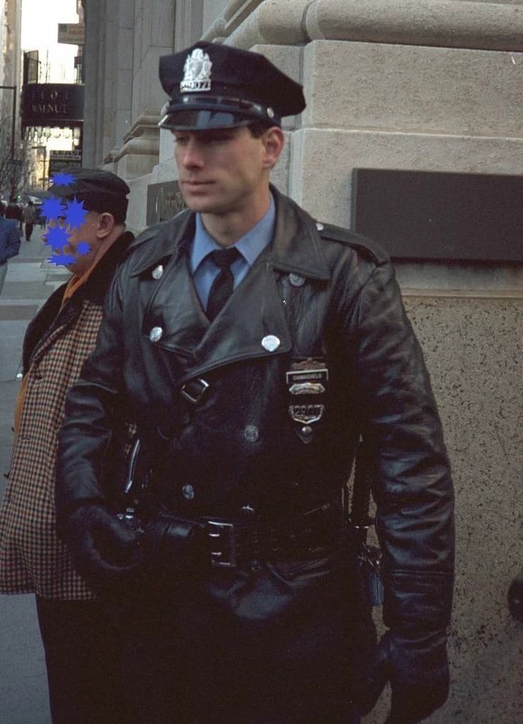 Yandere Brooklyn cop  thumbnail