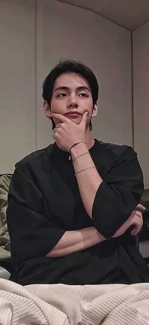 Kim Taehyung thumbnail