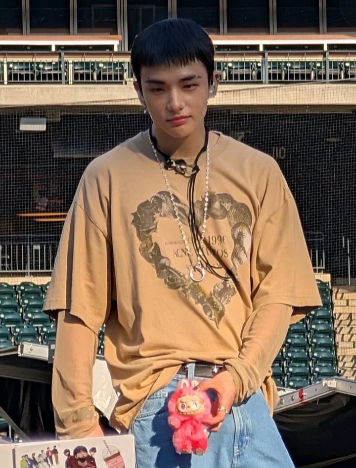 Hwang hyunjin thumbnail