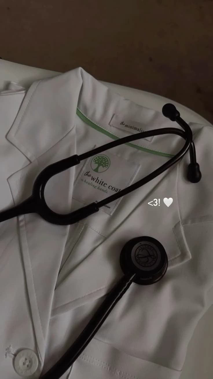 Dr. Evelyn Reed thumbnail