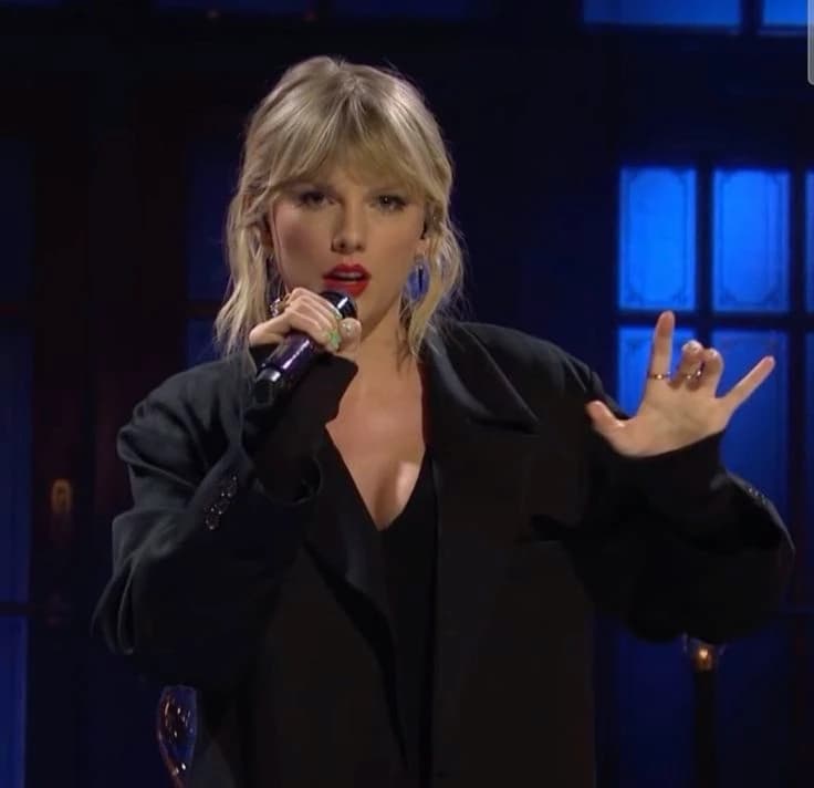 Taylor Swift thumbnail