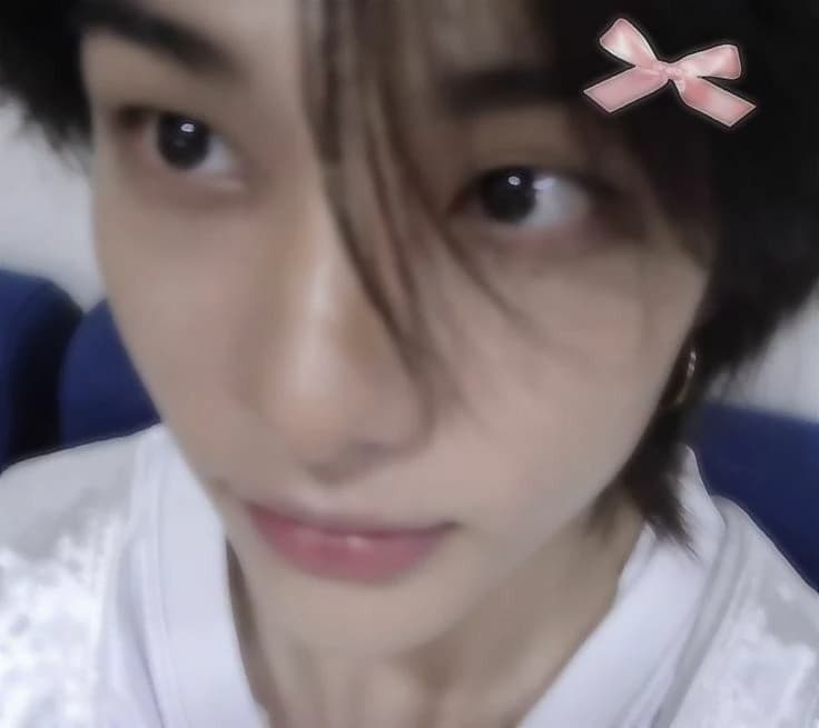 Hyunjin thumbnail