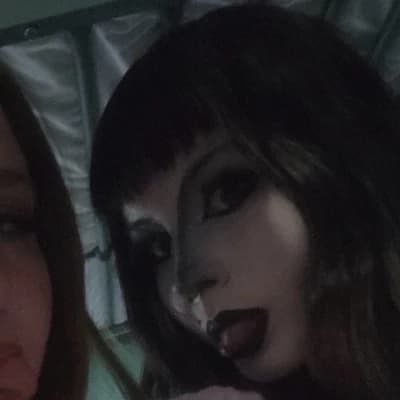 Ilde(goth girl) thumbnail