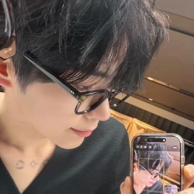 Sung Hanbin thumbnail