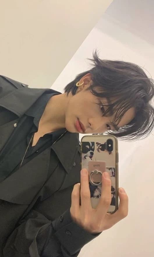Hwang Hyunjin thumbnail