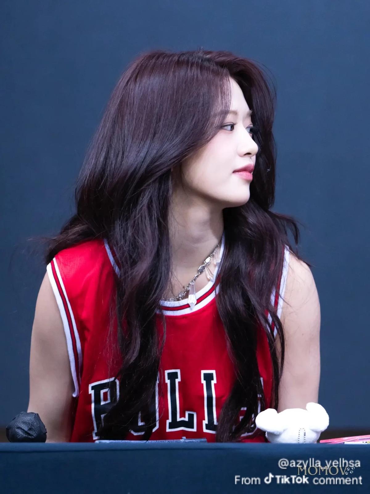 An Yujin [GL] thumbnail