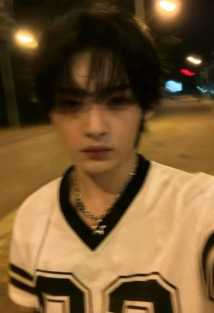 Lee Know thumbnail