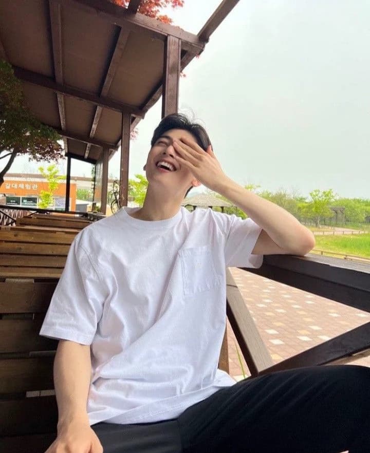 Lee Dong Min thumbnail