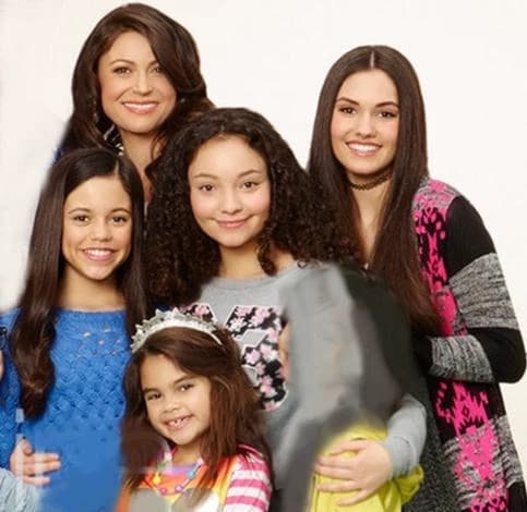 Susy, Rachel, Georgy, Harley, Daphne The Díaz women thumbnail