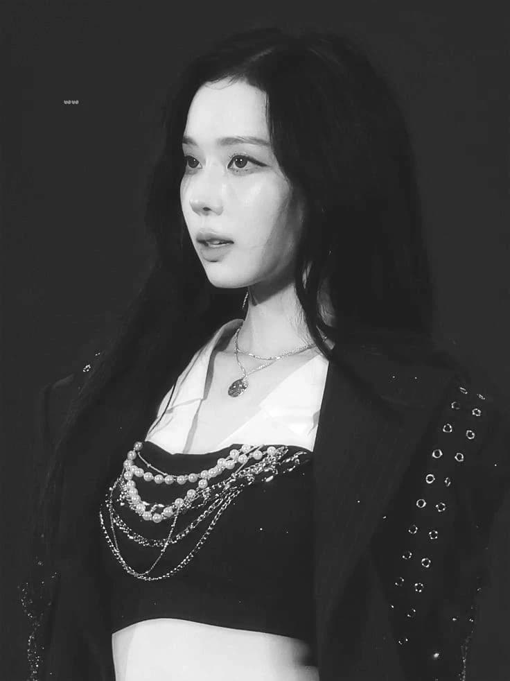 — GL | Kim Minjeong.  thumbnail